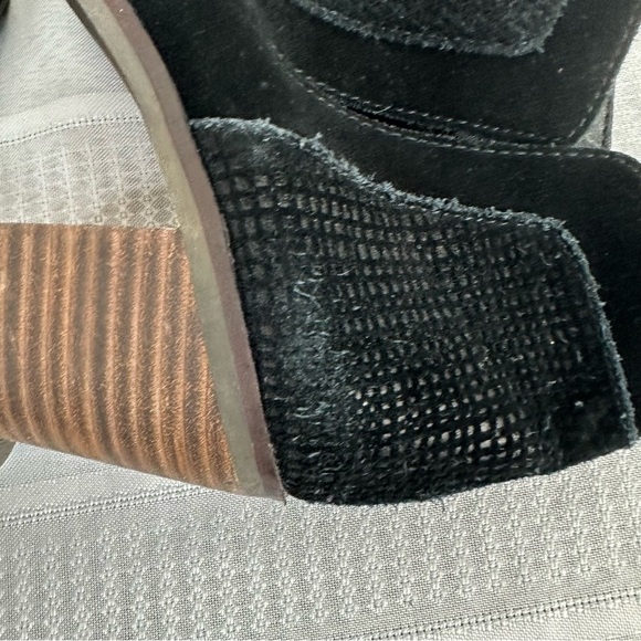 Lucky Brand size 9 Ponic Black Suede Ankle Boots Bootie - Picture 13 of 17
